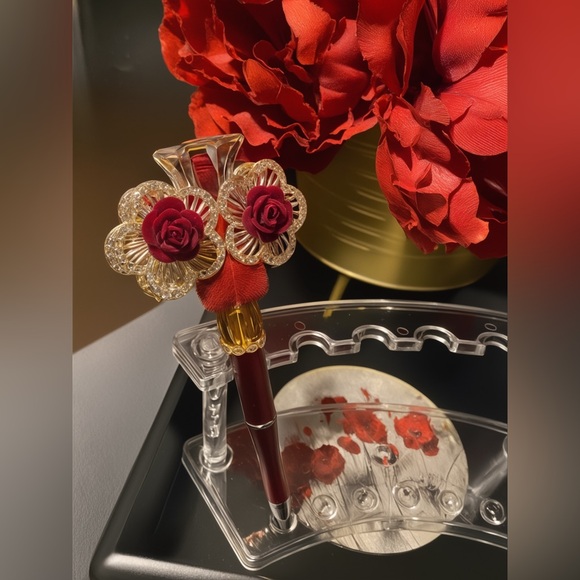Red and Gold Decorative Rose Basket Pen - Picture 5 of 6
